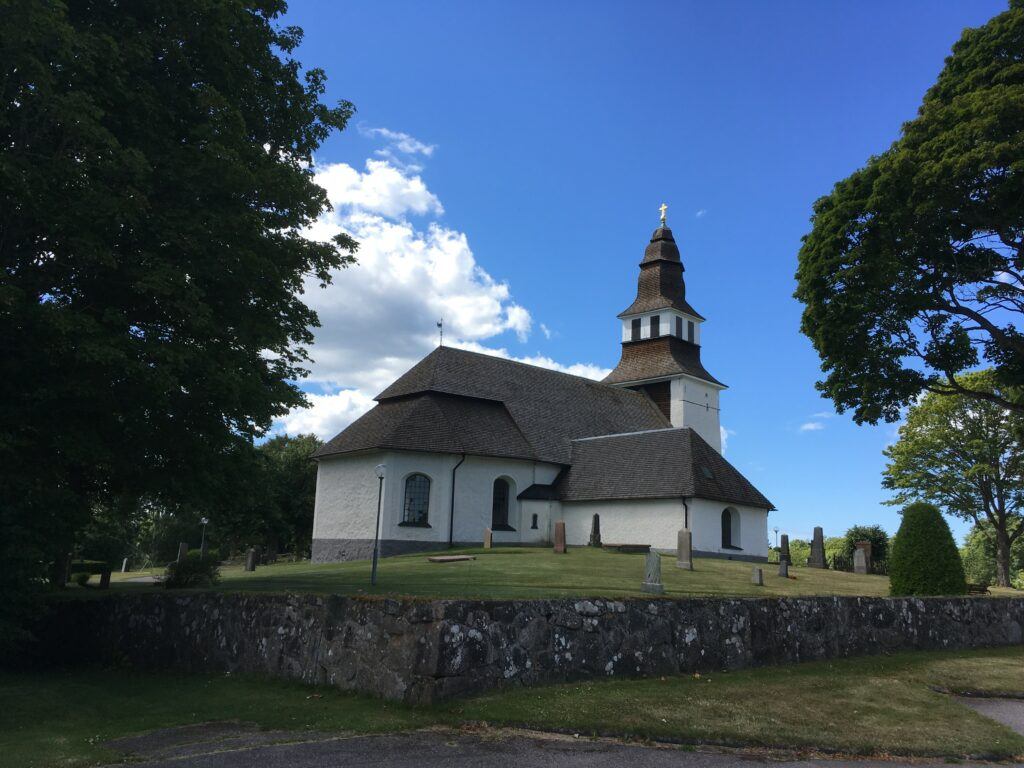 Gammal vit kyrka